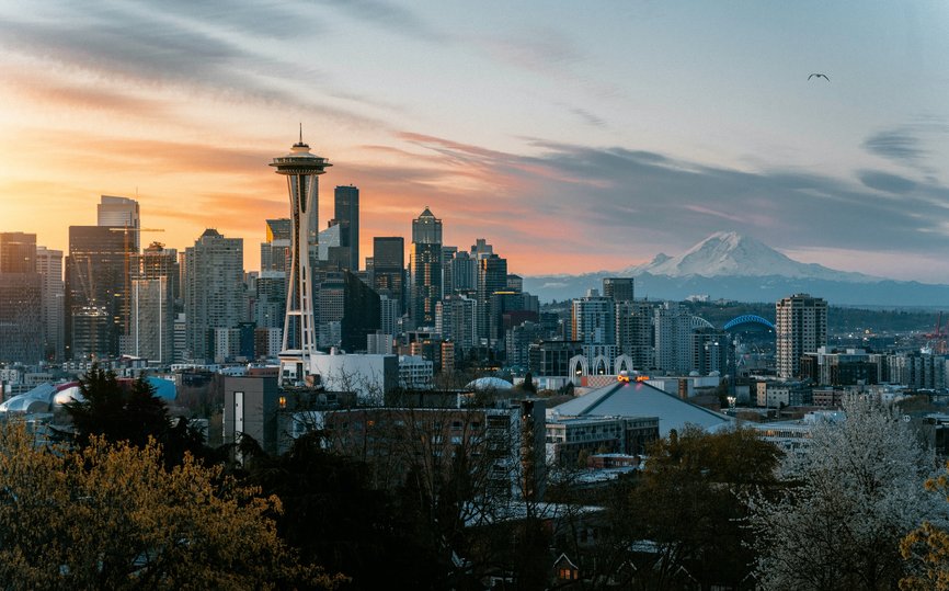 Seattle landscape with space needle and mountain in the background
