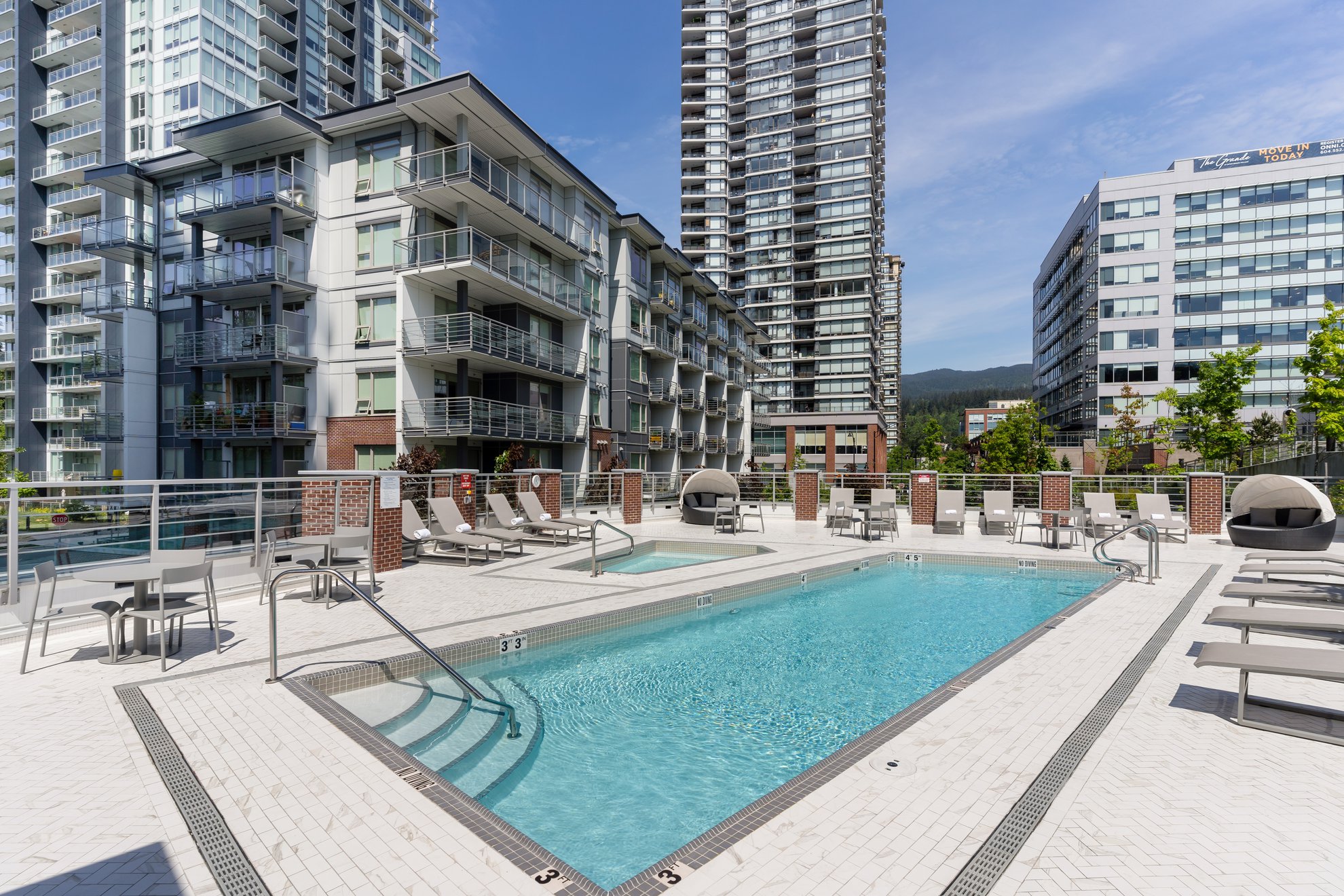 port moody furnished apartment with outdoor pool and hot tub