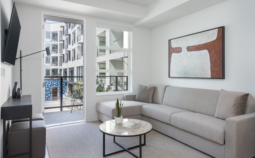 Level Hollywood - One Bedroom Suite (2)