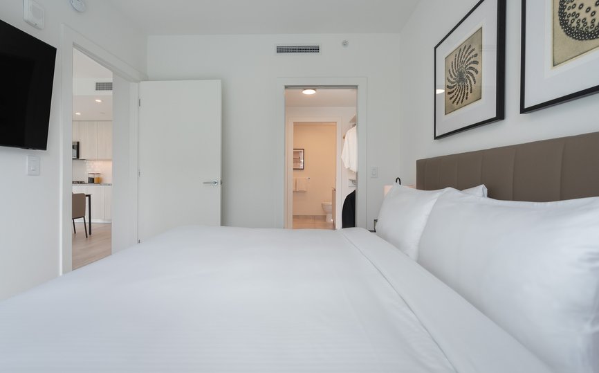 Long Beach - Two Bedroom Suite - Bedroom (5).jpg