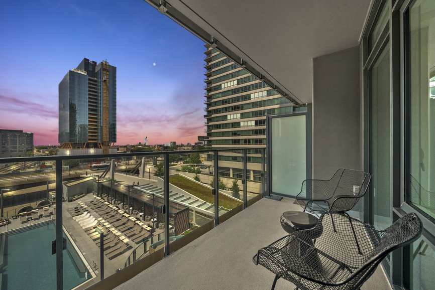 Photos Of Level Old Town Apartments Level Chicago River North