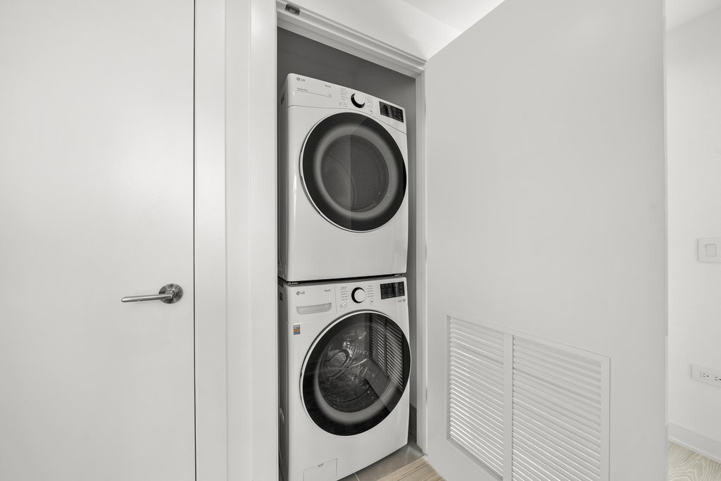 in suite laundry three bedroom suite at level chicago fulton market