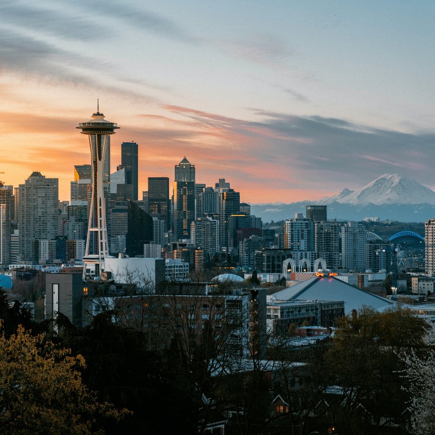 Seattle landscape with space needle and mountain in the background